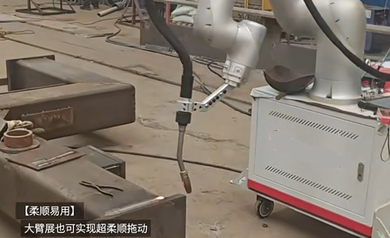 星空电竞协作焊接典型应用：立焊转平焊一次成型